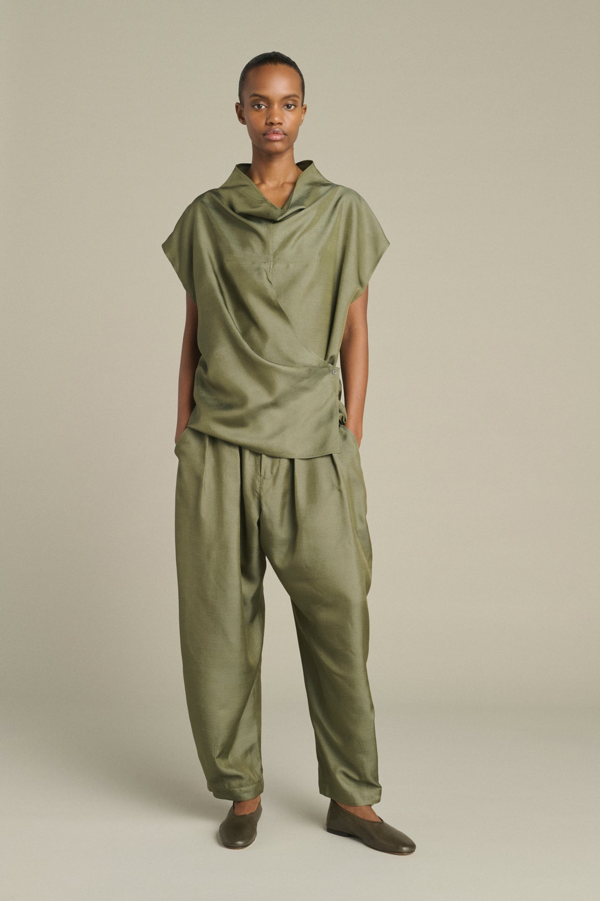 Blusa Kora - Verde grisáceo - Seda - Mujer vue 3