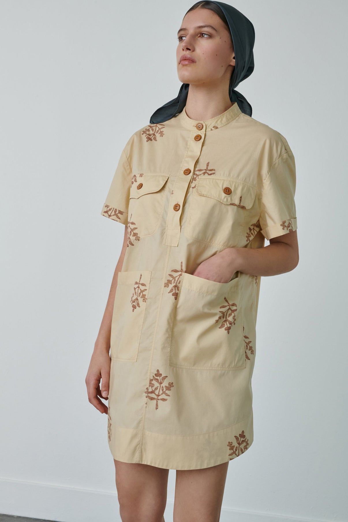 VESTIDO UNIQUE NARANJA vue 3