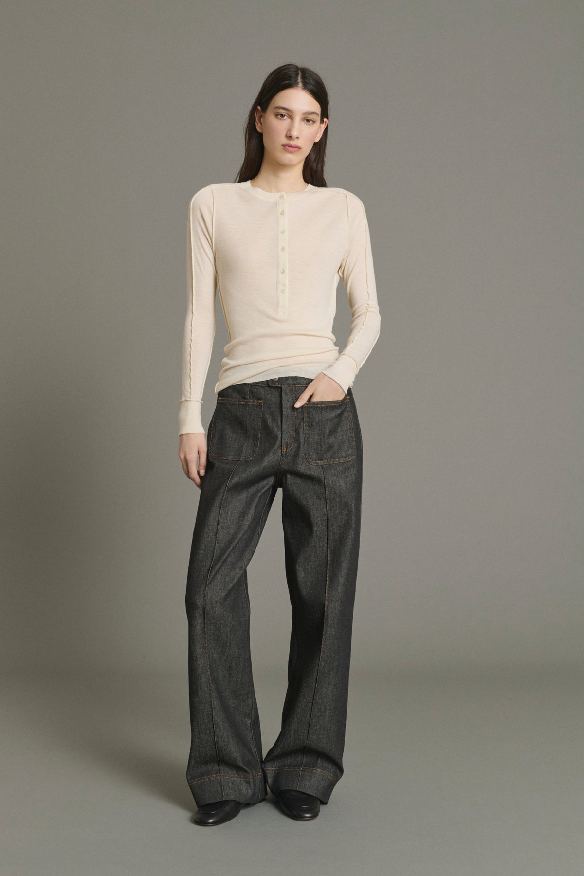 Vaqueros Harry - Denim Crudo Negro Acampanado Femme - Soeur